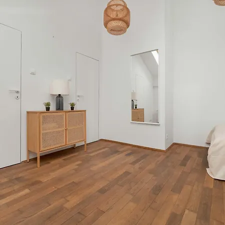 Prestige Tymienieckiego In With Parking By Renters Prestige *